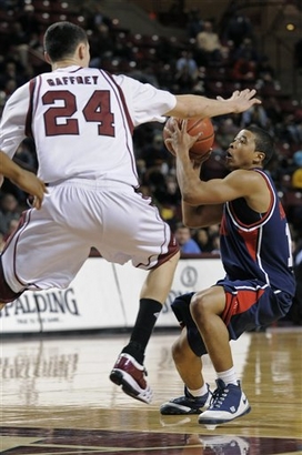 Tony Gaffney tries to cut off Kevin Anderson