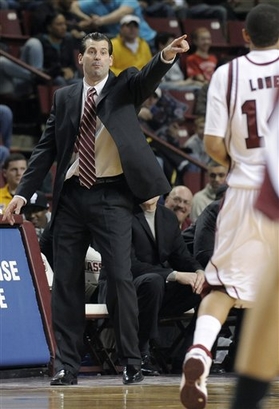 Derek Kellogg directs Chris Lowe